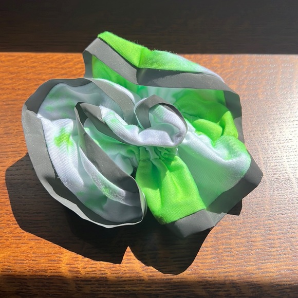 Reflective Scrunchie - Picture 1 of 3